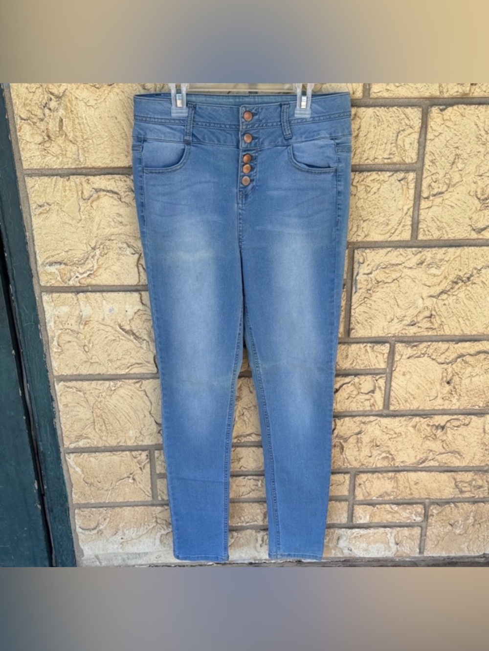 Tinseltown Blue Jeans Stretch Comfy  Size 9 Button fly